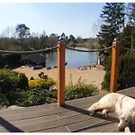펜션 In With Swimming Pool Guster